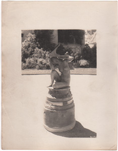 212 nude with sundial
